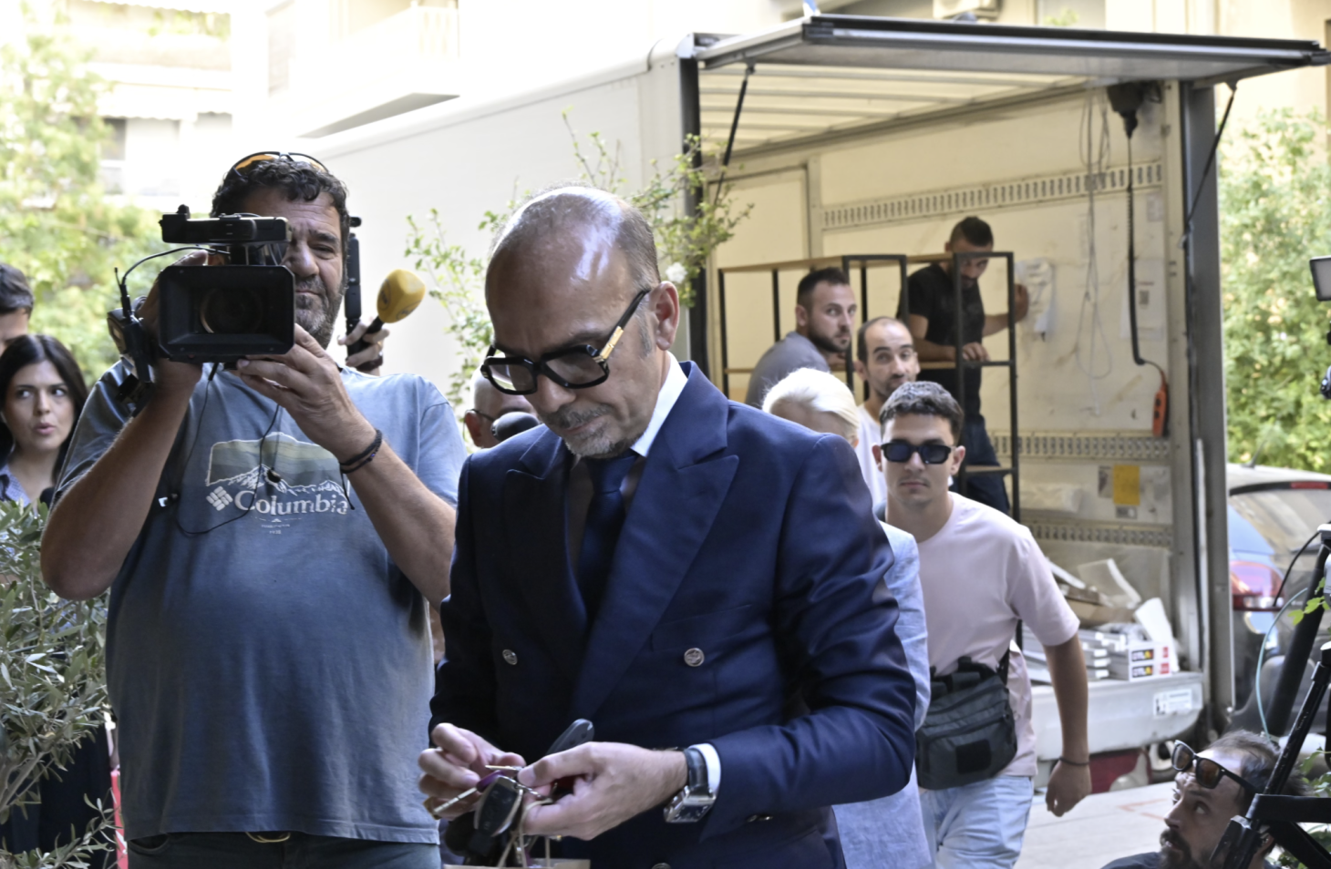 Ο «Dr. Ilias» που έκανε επίδειξη πλούτου – Ποιος είναι ο 58χρονος γιατρός του Κολωνακίου και γιατί μπήκε στο στόχαστρο της ΑΑΔΕ