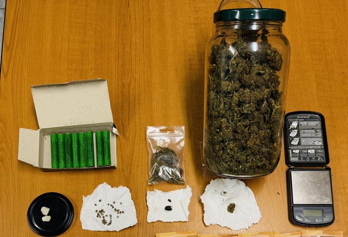 Xειροπέδες σε 32χρονο για κάνναβη και mdma